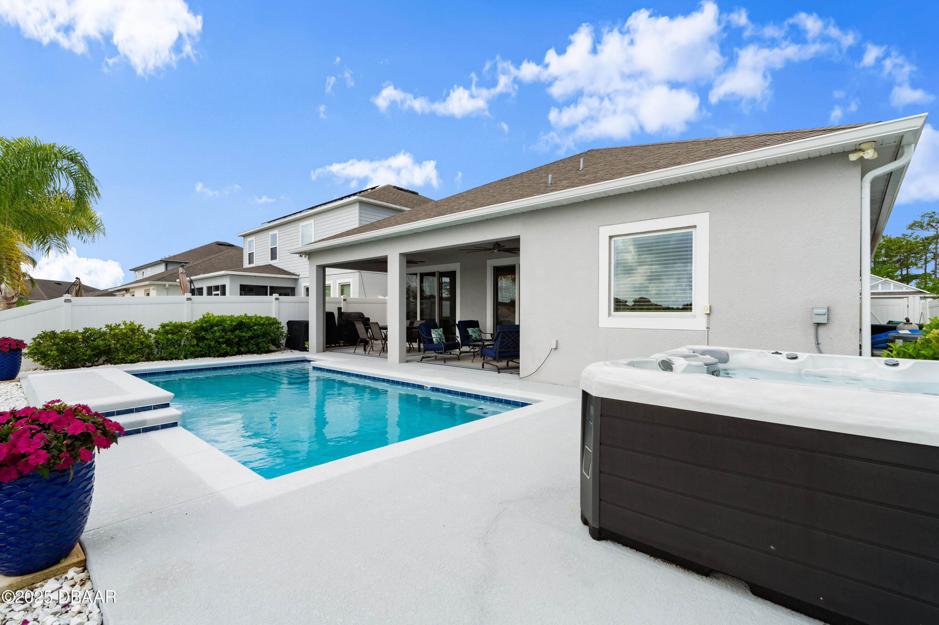 256 Jackson Loop DeLand, FL 32724 - Photo 37 of 46 Lanai/Pool