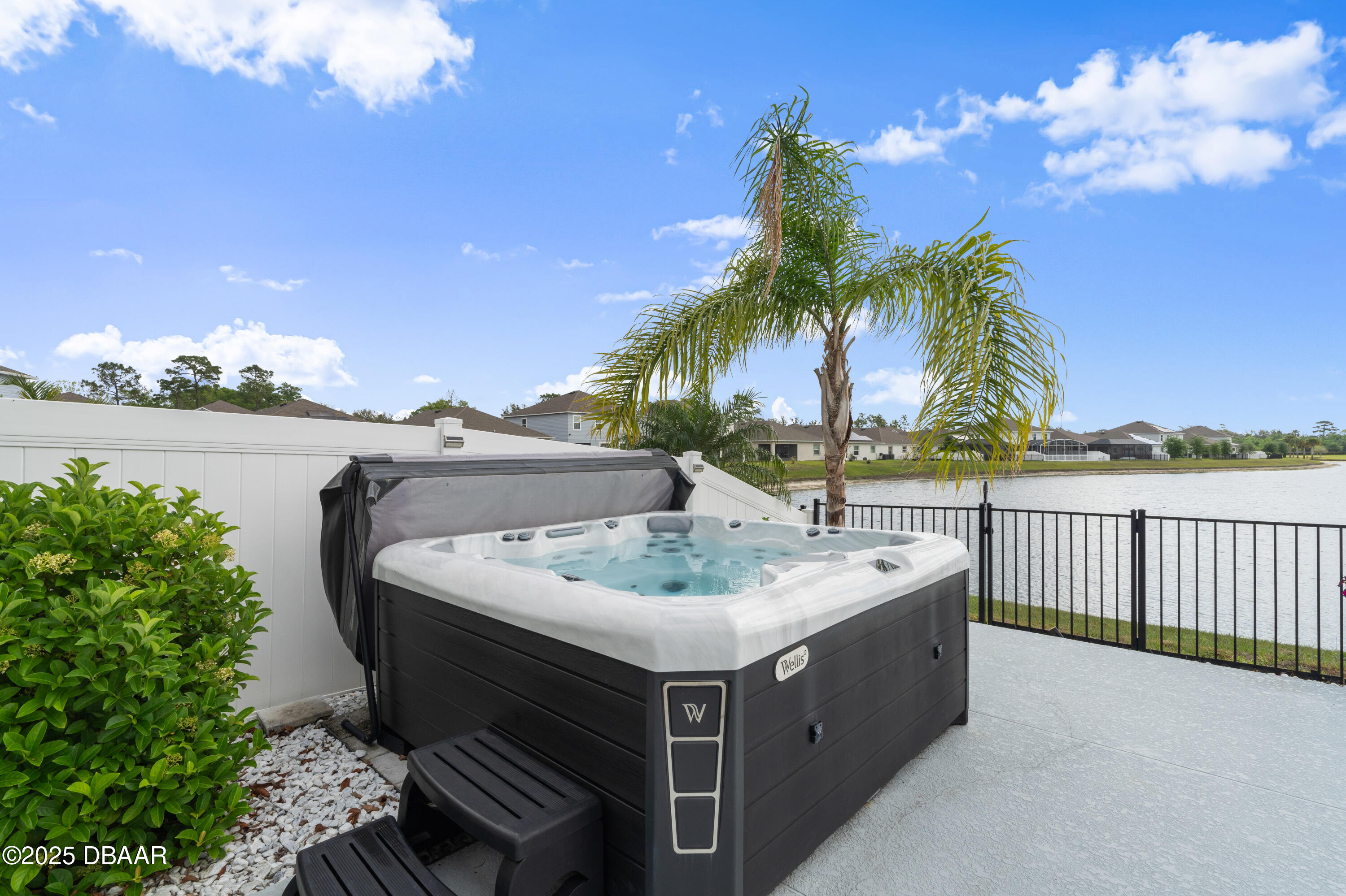 256 Jackson Loop DeLand, FL 32724 - Photo 38 of 46 Lanai/Pool