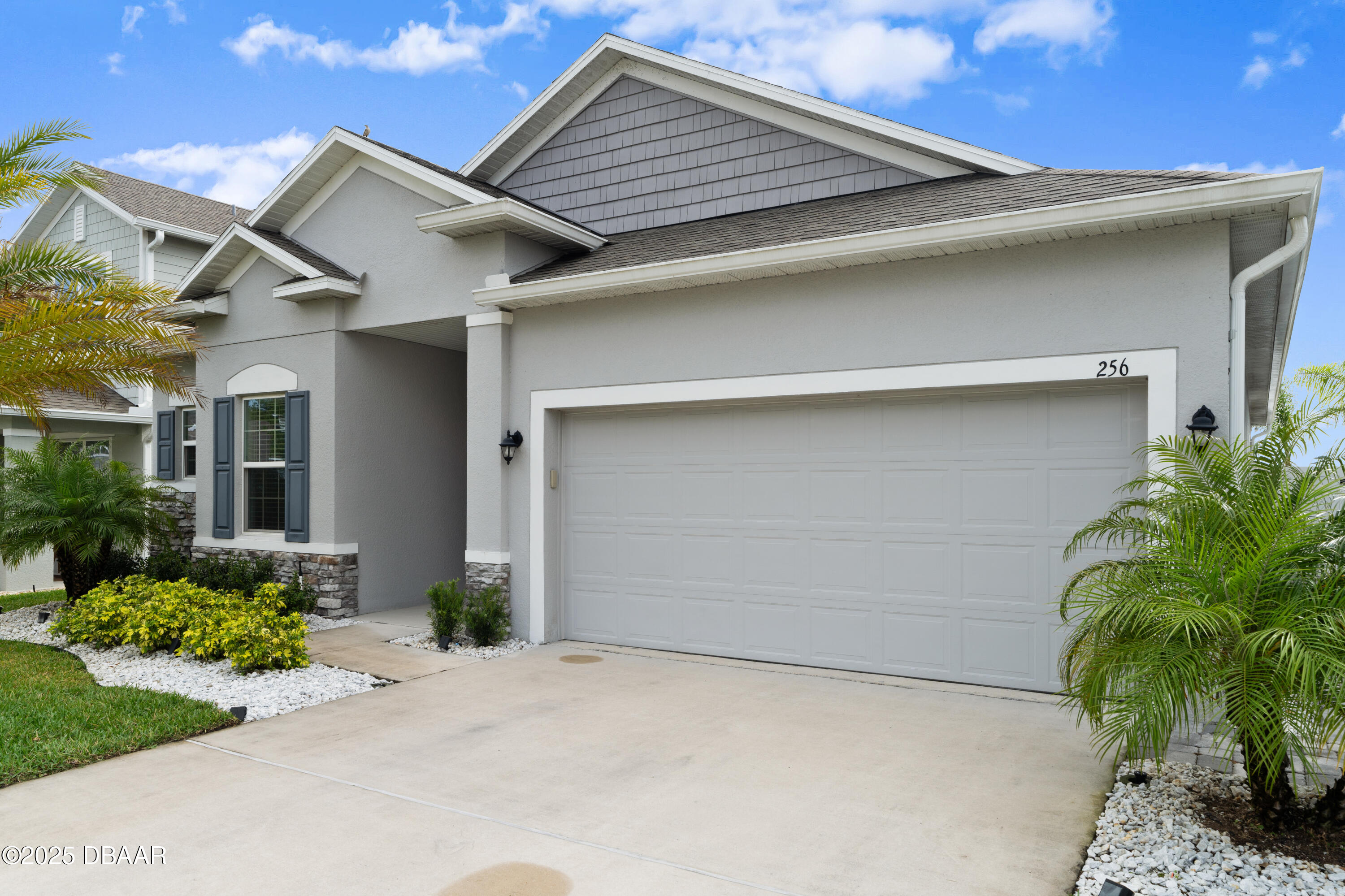 256 Jackson Loop DeLand, FL 32724 - Photo 4 of 46 Driveway View