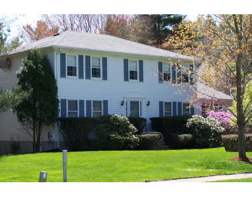 10 Oriole Road Medfield, MA 02052 - Photo 1 of 13 Gallery Image 1