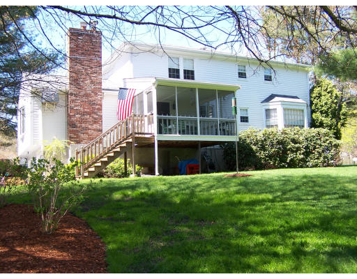 10 Oriole Road Medfield, MA 02052 - Photo 6 of 13 Gallery Image 6