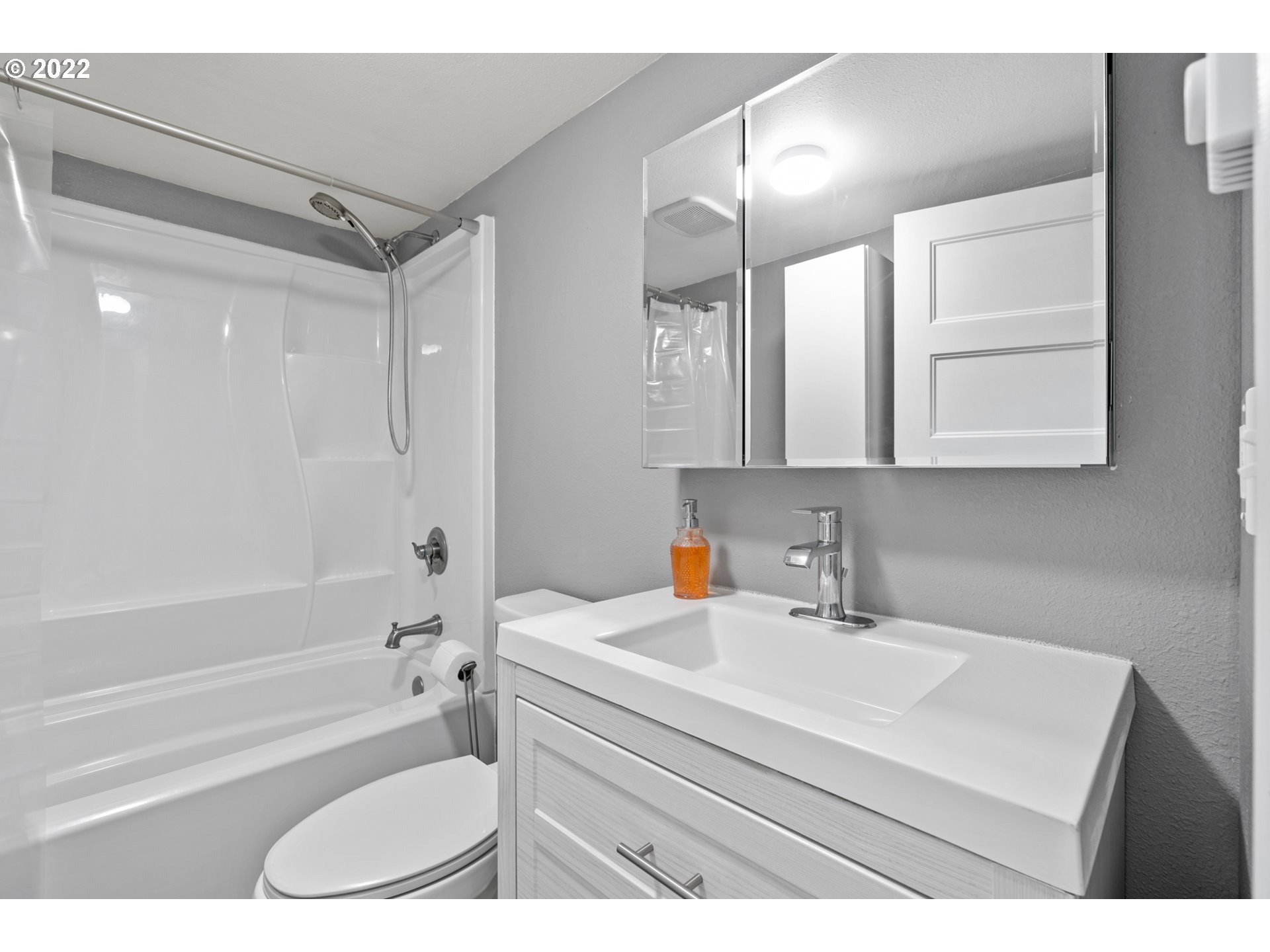 22204 Northeast Barr Road, Unit 4 Fairview, OR 97024 - Photo 23 of 25 Gallery Image 23