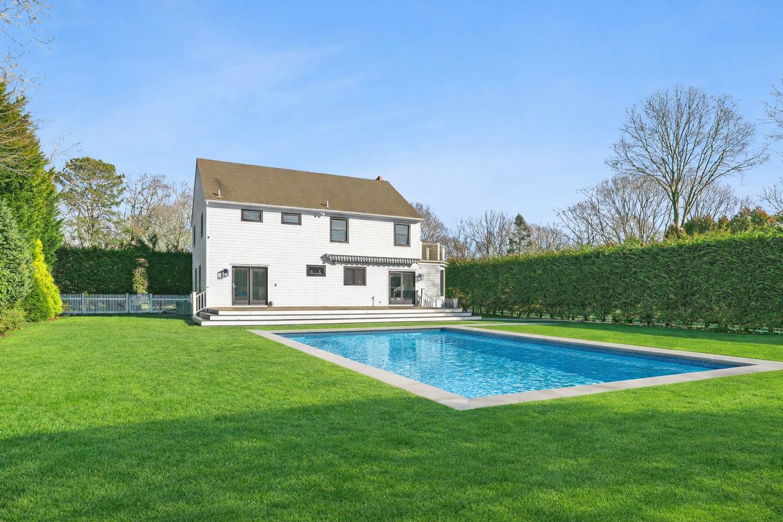 55 West Gate Road Wainscott, NY 11975 - Photo 2 of 11 Gallery Image 2
