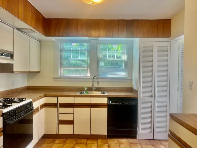 $3,595 | 80 Josephine Evaristo Avenue, Greenwich, CT 06830