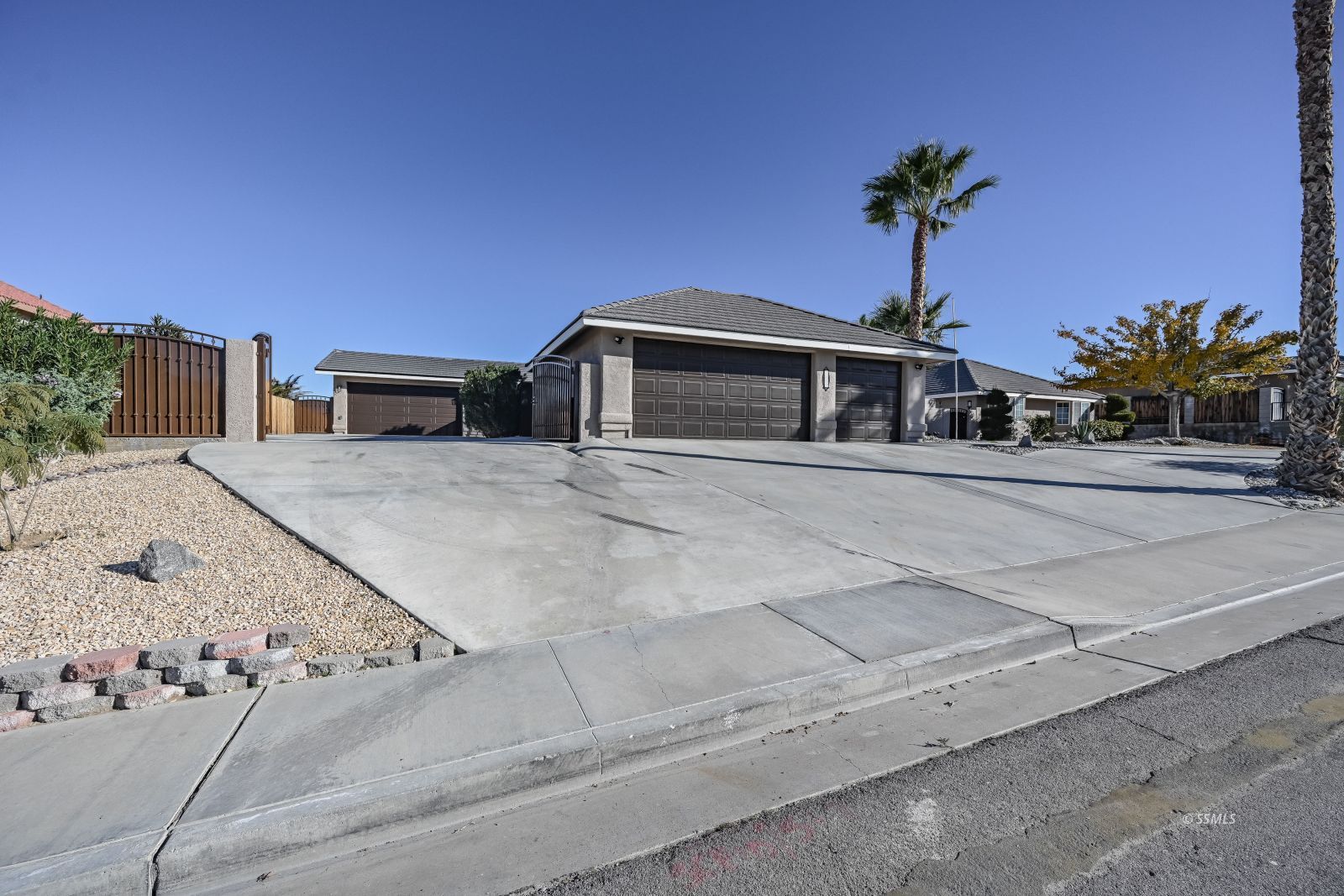 2112 Camino El Canon Ridgecrest, CA 93555 - Photo 5 of 21