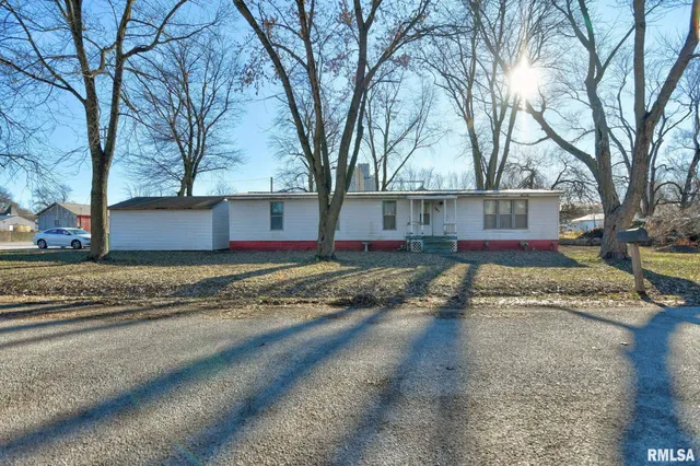 $50,000 | 101 Oak Street, Moweaqua, IL 62550