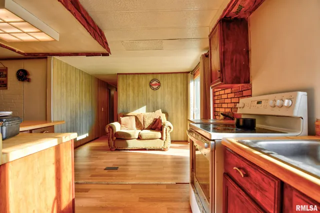 $50,000 | 101 Oak Street, Moweaqua, IL 62550