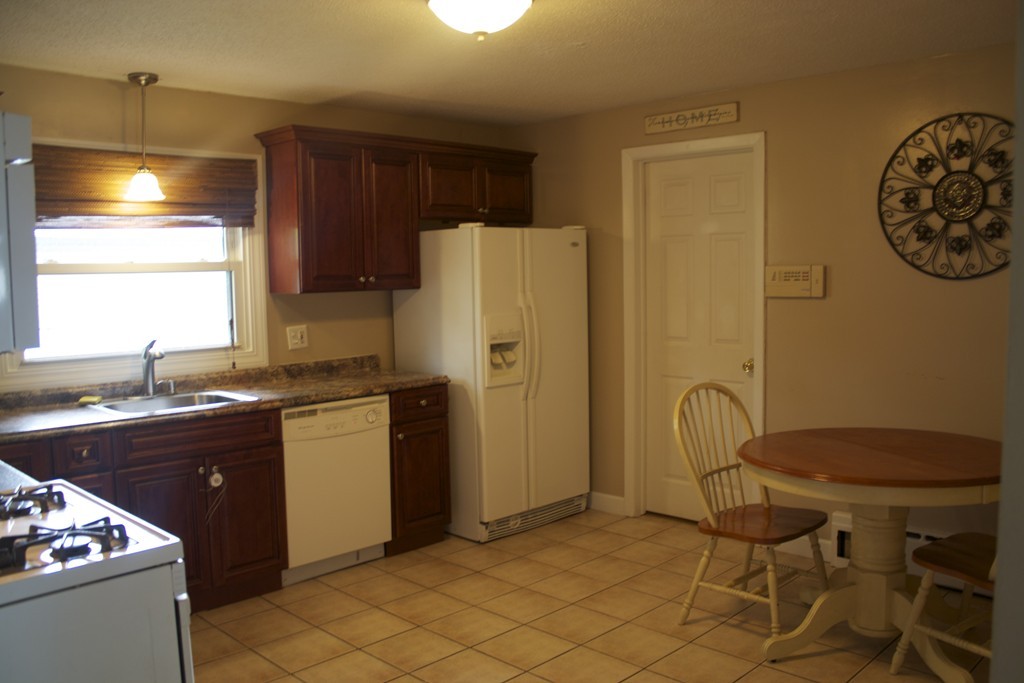 7 Bellamy Road Springfield, MA 01119 - Photo 8 of 13