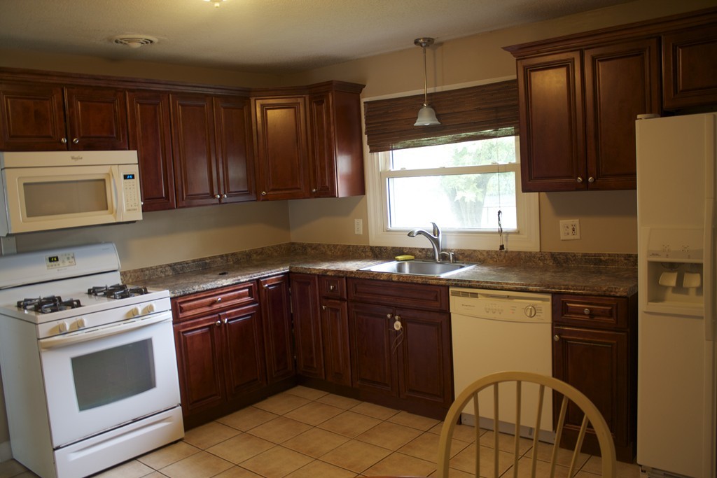 7 Bellamy Road Springfield, MA 01119 - Photo 9 of 13