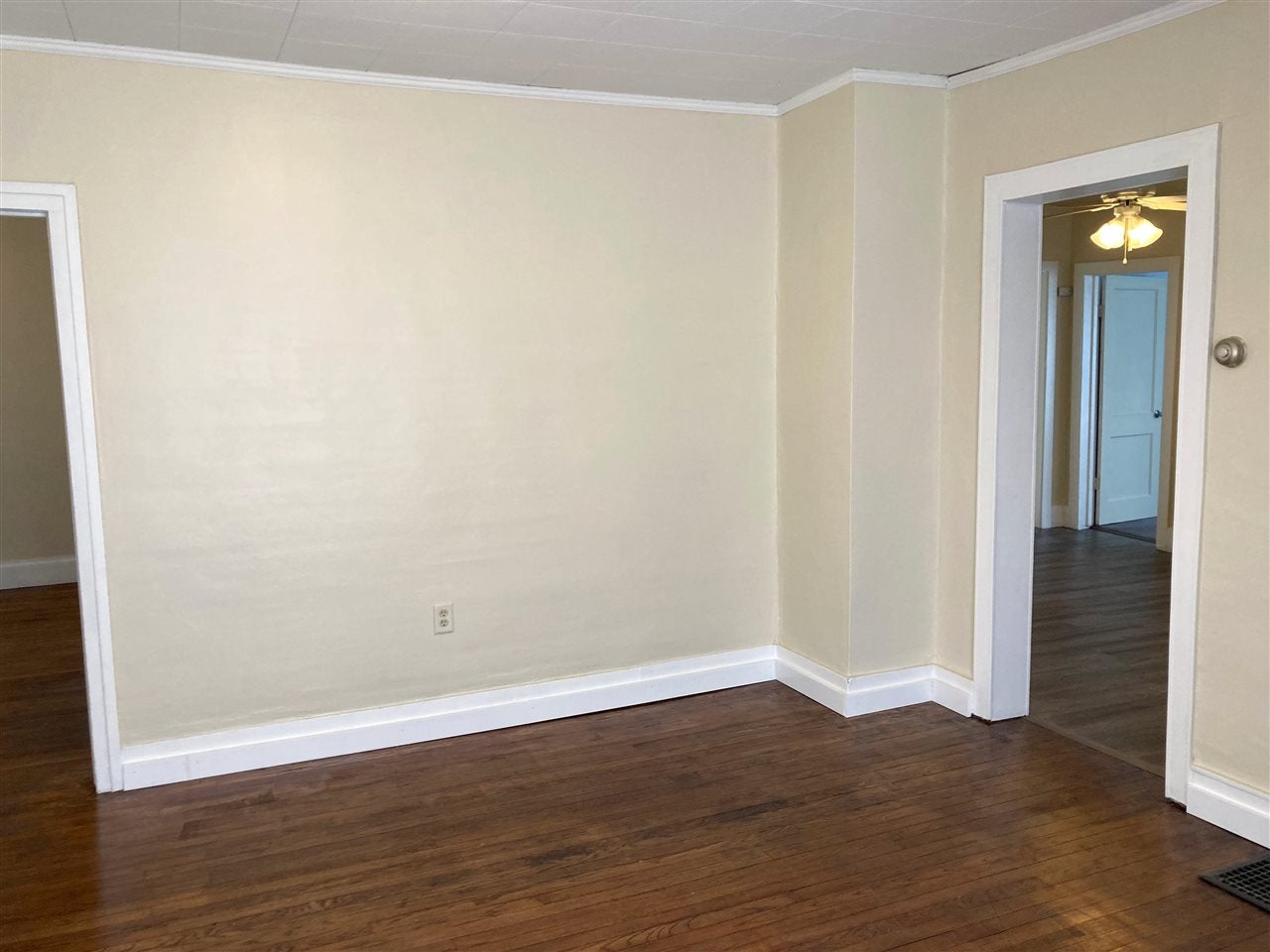 324 Sumner Street Waterloo, IA 50703 - Photo 12 of 22 Gallery Image 12