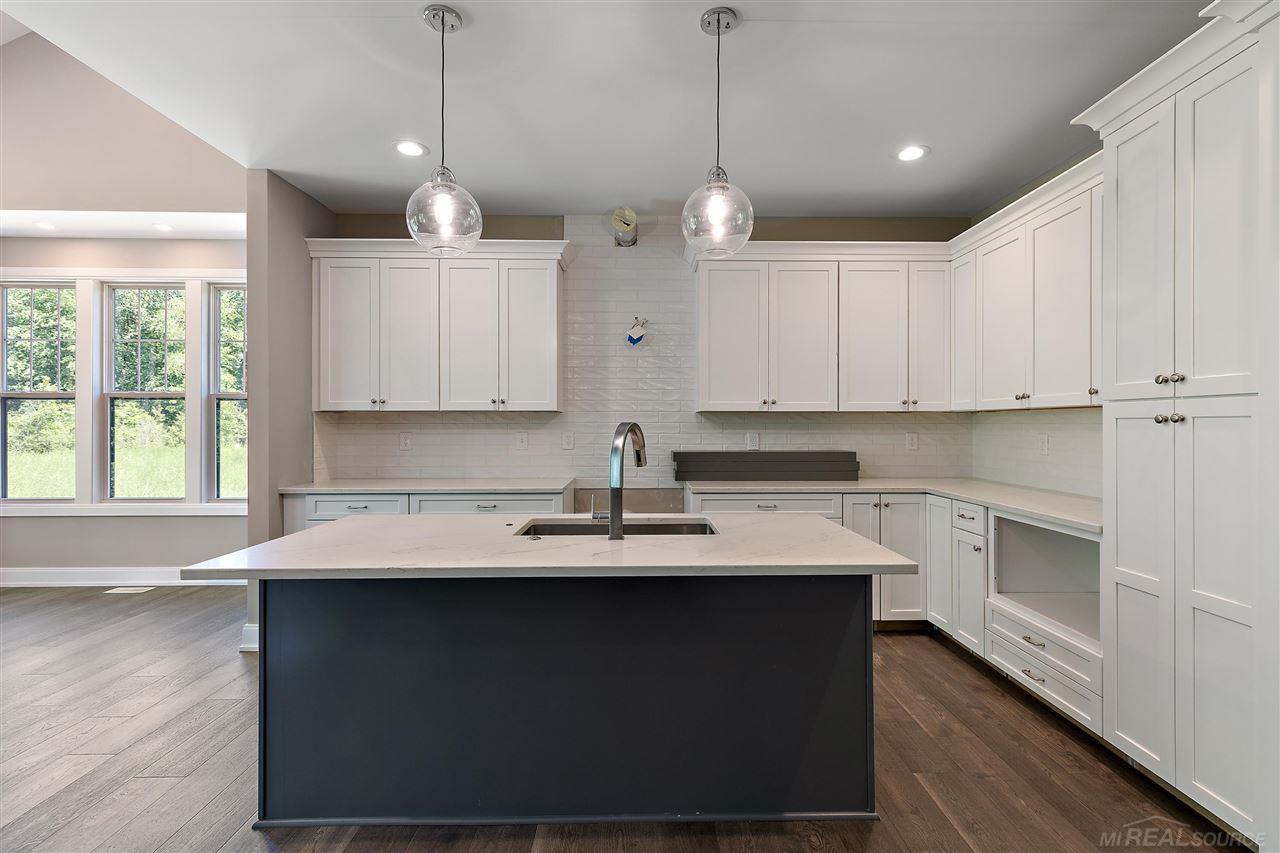 3837 Albatross Court, Unit 28/14 Rochester, MI 48309 - Photo 10 of 33