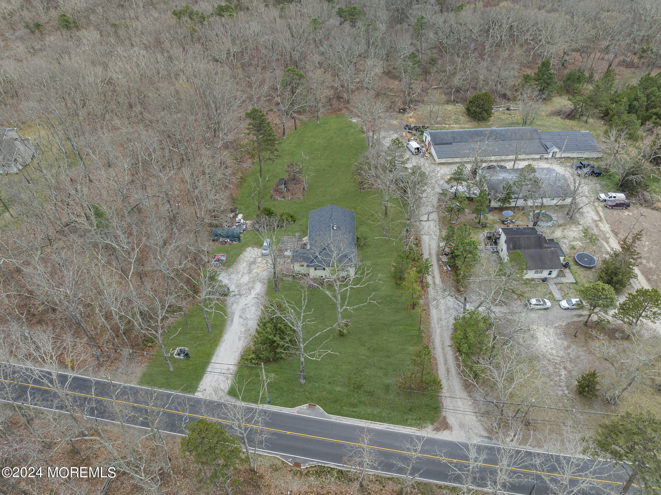 302 Lanes Mill Road Howell, NJ 07731 - Photo 8 of 45 5 (5)