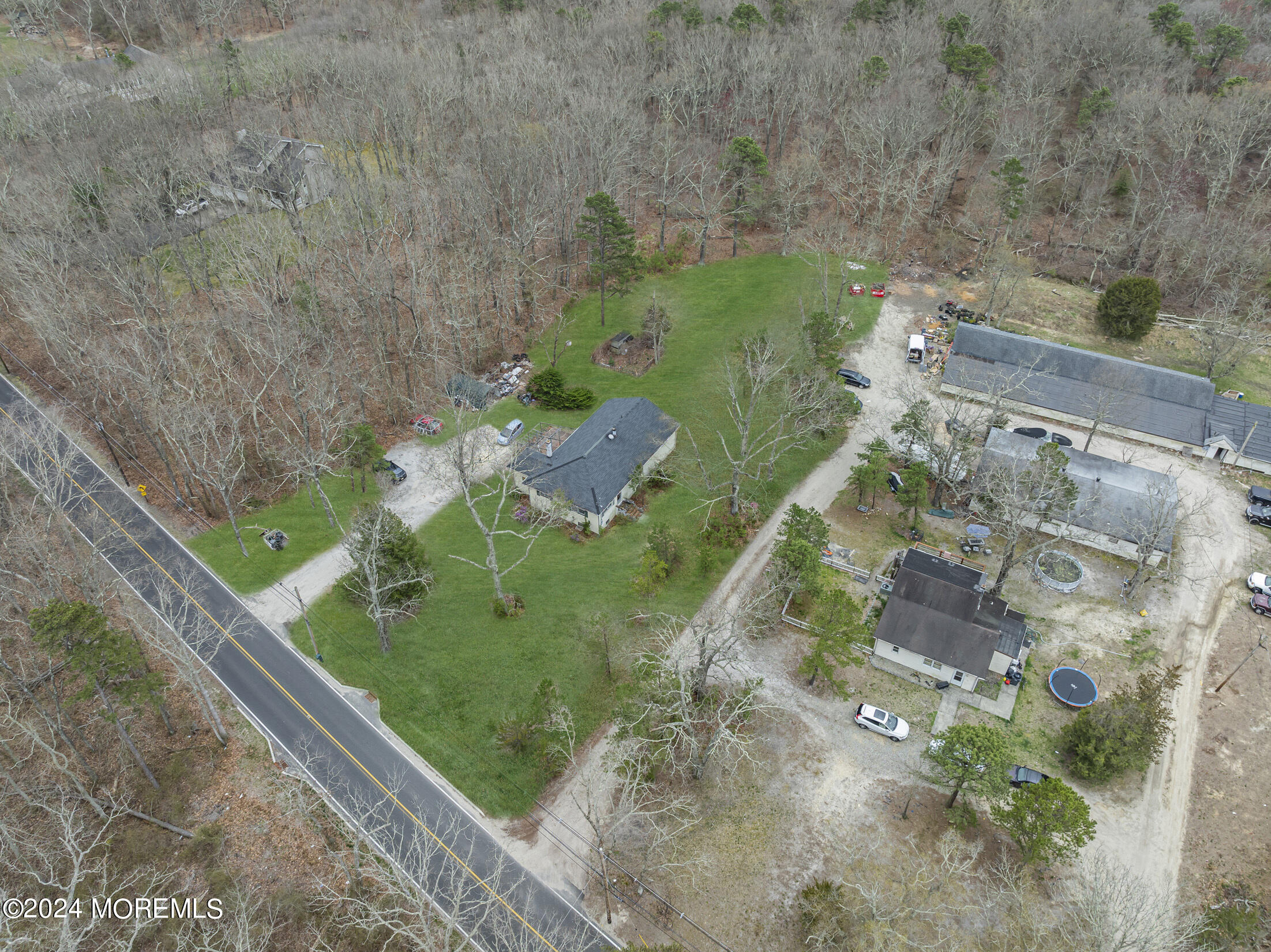 302 Lanes Mill Road Howell, NJ 07731 - Photo 9 of 45 5 (6)