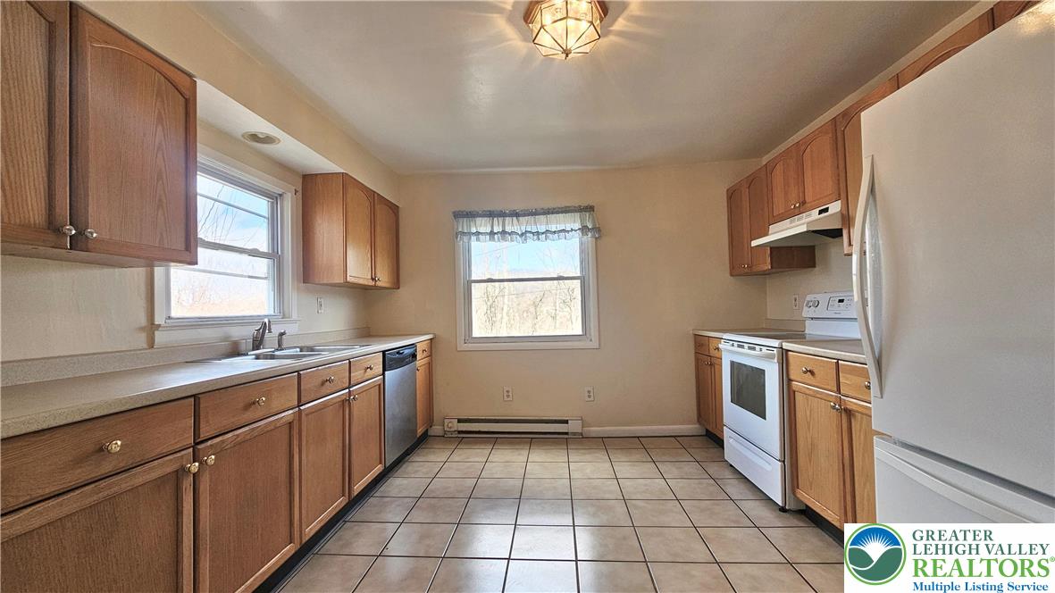 2234 Silver Creek Road Hellertown, PA 18055 - Photo 8 of 21