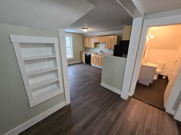 $1,550 | 6 Dixon Street, Unit 3, Laconia, NH 03246