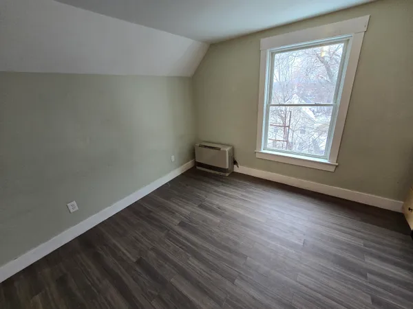 $1,550 | 6 Dixon Street, Unit 3, Laconia, NH 03246