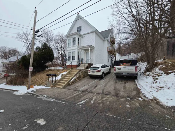 $1,550 | 6 Dixon Street, Unit 3, Laconia, NH 03246