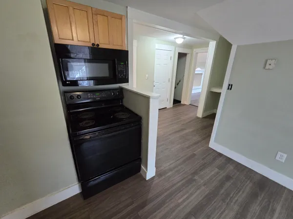 $1,550 | 6 Dixon Street, Unit 3, Laconia, NH 03246