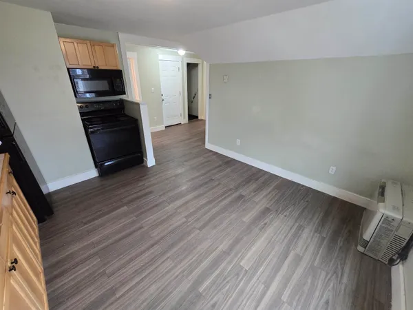 $1,550 | 6 Dixon Street, Unit 3, Laconia, NH 03246