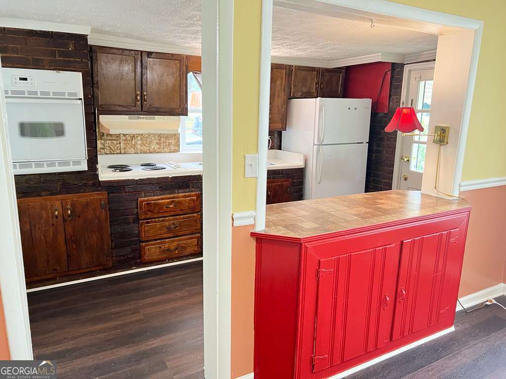 1870 Grove Avenue East Point, GA 30344 - Photo 6 of 18