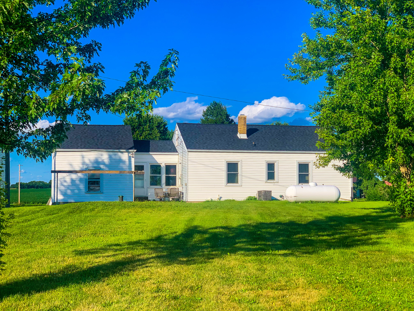 2015 Sugar Grove Road Dixon, IL 61021 - Photo 3 of 24 Gallery Image 3