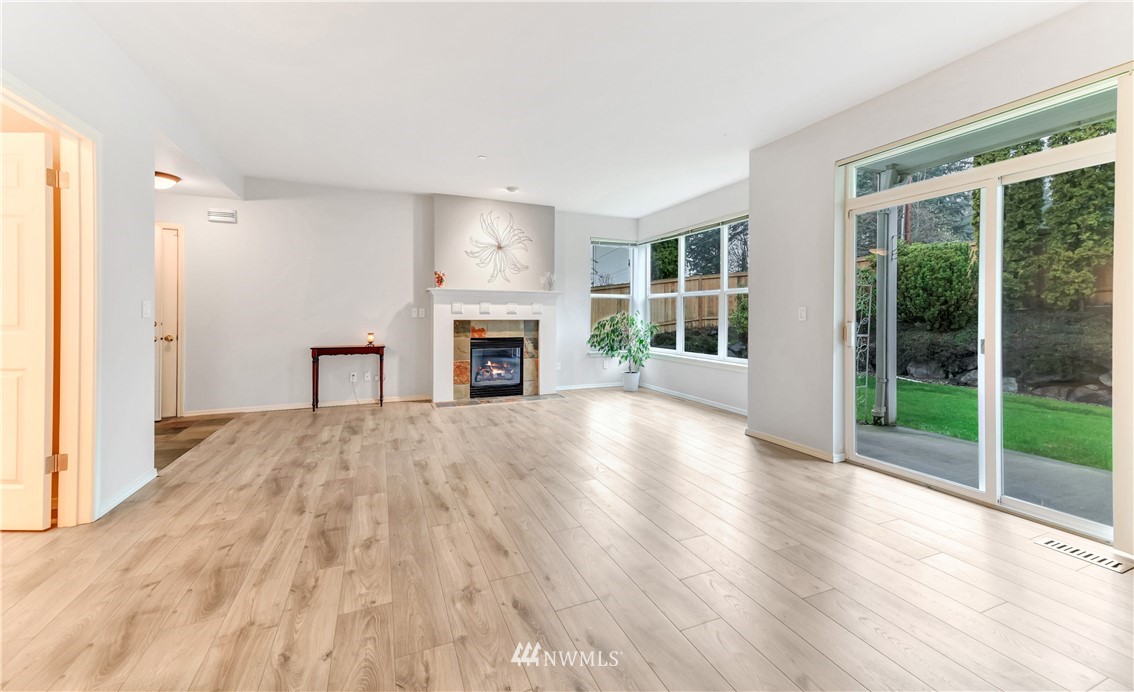 428 228th Street Southwest Bothell, WA 98021 - Photo 3 of 18 Gallery Image 3