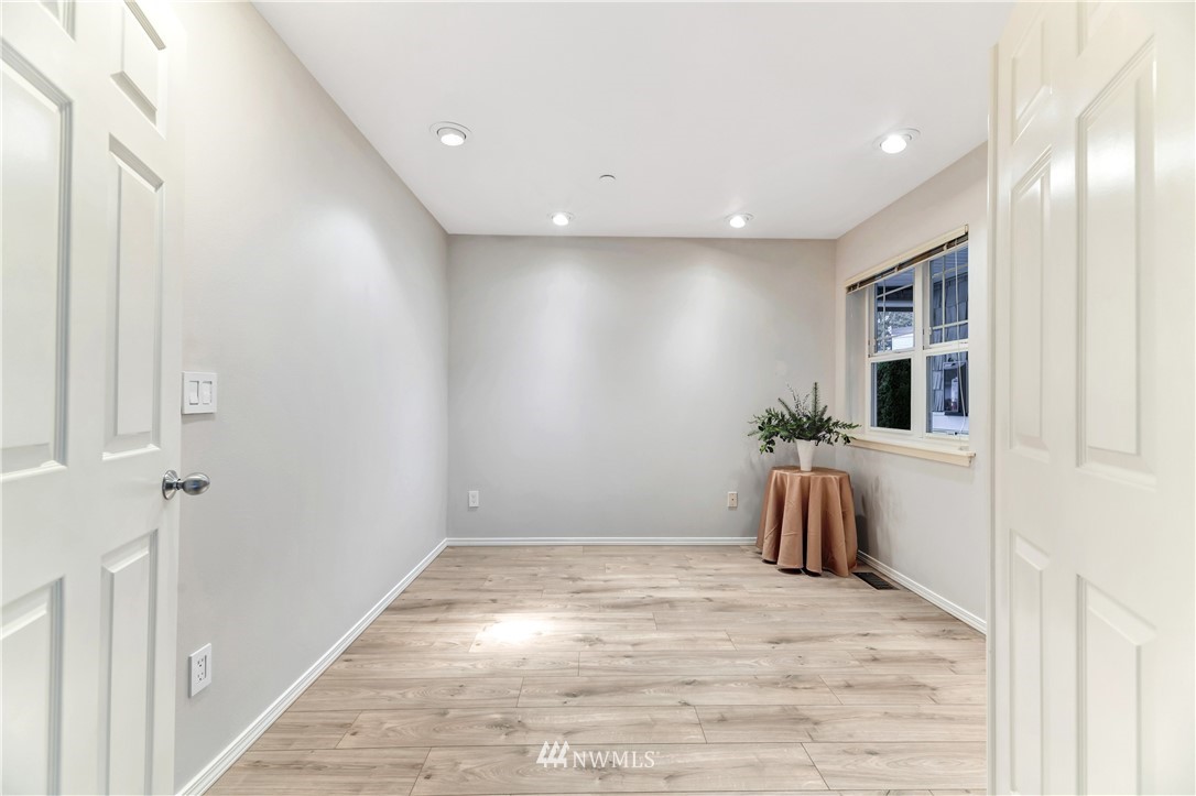 428 228th Street Southwest Bothell, WA 98021 - Photo 6 of 18 Gallery Image 6