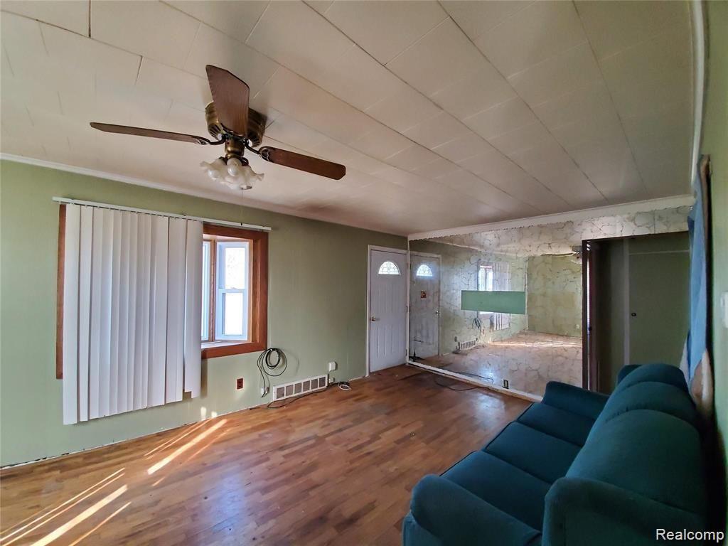 5350 East Coldwater Road Flint, MI 48506 - Photo 3 of 17 Gallery Image 3