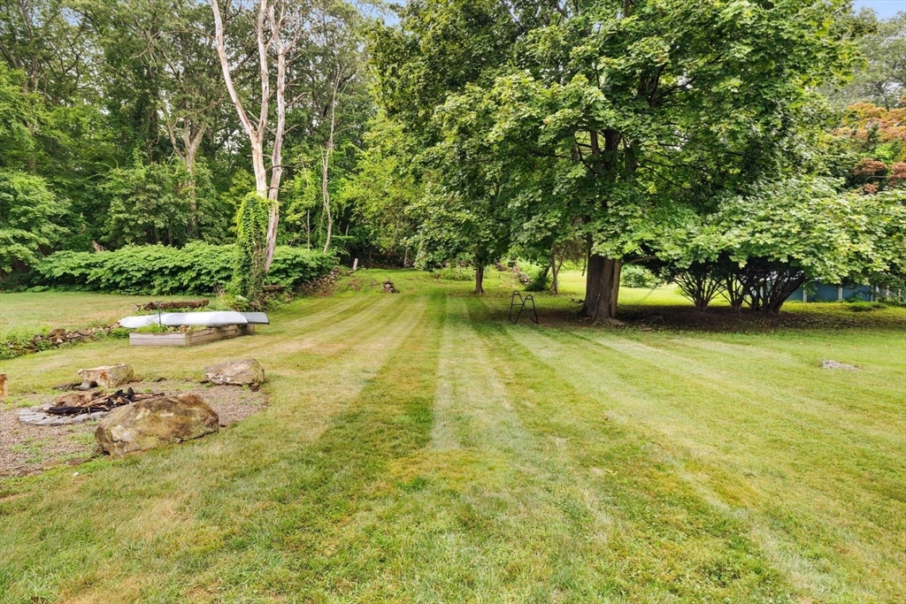 14 Robertson Road Worcester, MA 01602 - Photo 4 of 28 Gallery Image 4