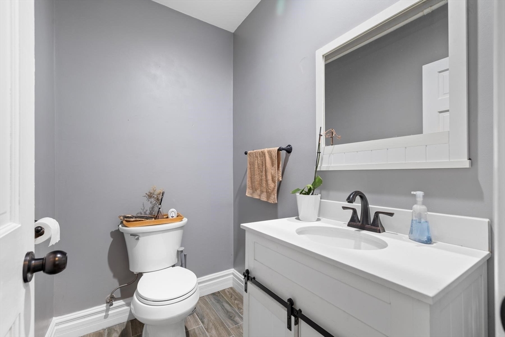 14 Robertson Road Worcester, MA 01602 - Photo 8 of 28 Gallery Image 8