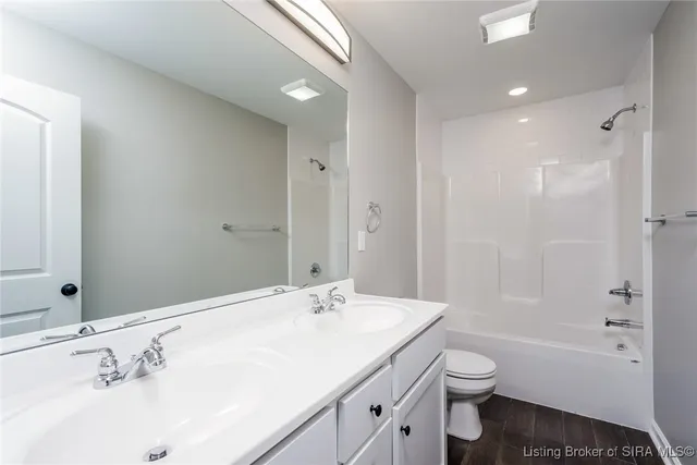 $1,725 | 2062 North Sarah Drive, Jeffersonville, IN 47130