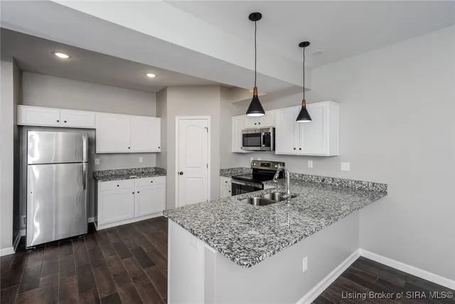 $1,725 | 2062 North Sarah Drive, Jeffersonville, IN 47130