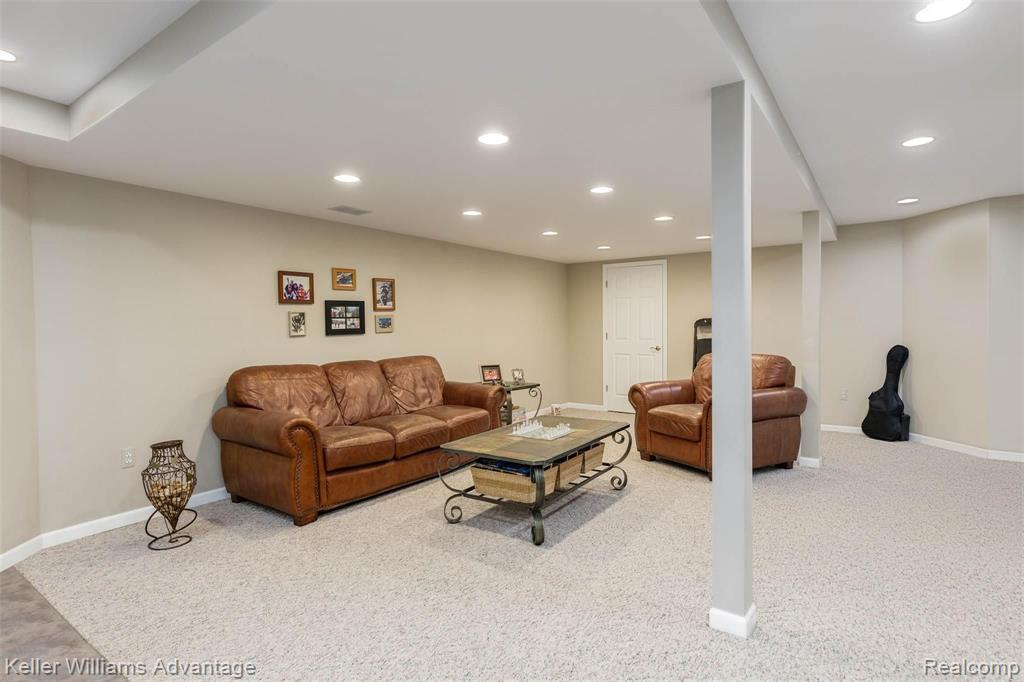 25325 Rutledge Crossing Farmington Hills, MI 48335 - Photo 36 of 56