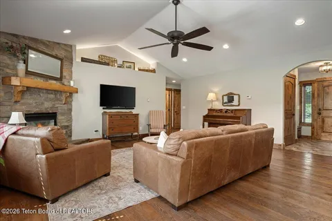 $1,100,000 | 7949 House Top Lane, Victor, ID 83455