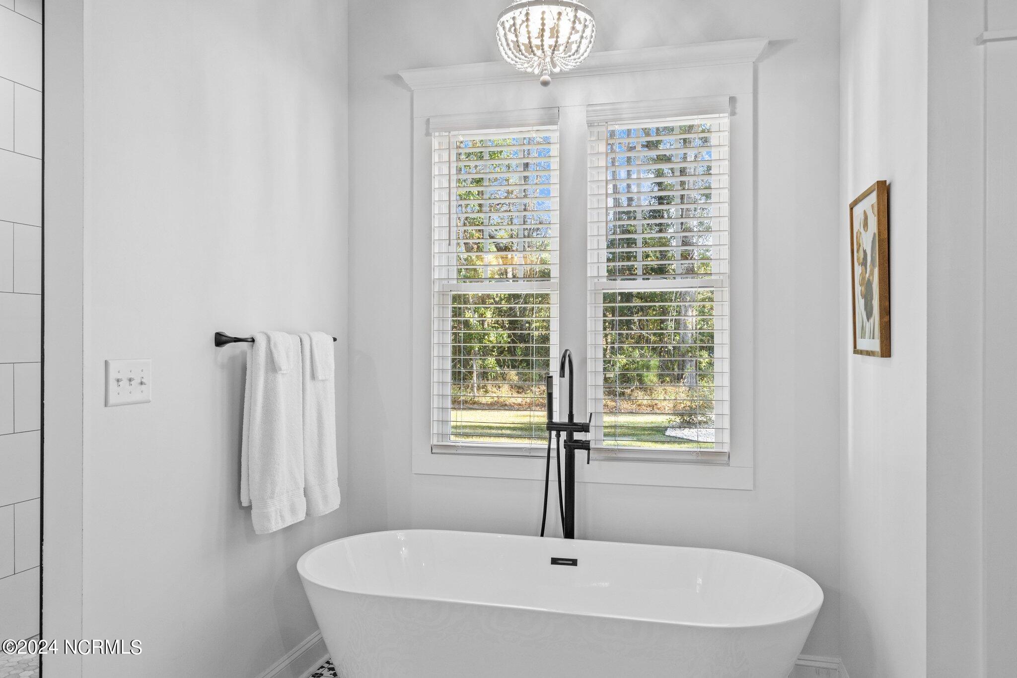 282 Old Stanton Road Beaufort, NC 28516 - Photo 34 of 78 Primary Bathroom