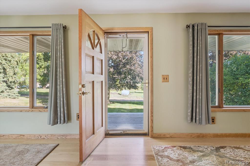 1202 Garden Road Milford, MI 48381 - Photo 3 of 54 Gallery Image 3