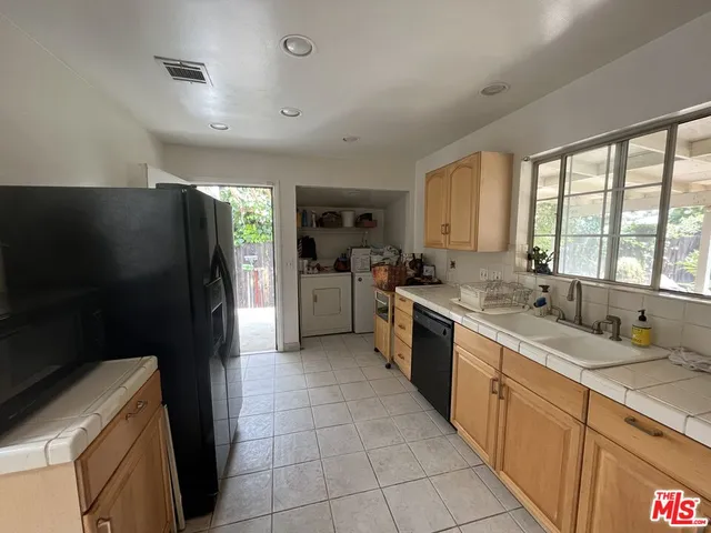 $3,800 | 7516 Whitaker Avenue, Van Nuys, CA 91406