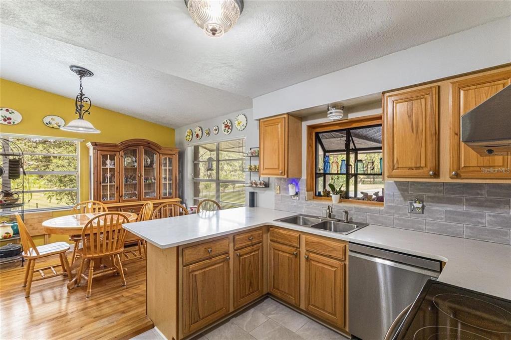 17877 C R 378 Winter Garden, FL 34787 - Photo 12 of 30