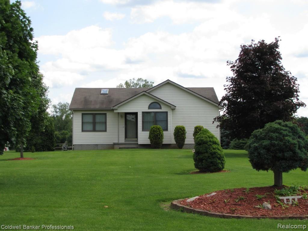 9135 Ray Road Gaines, MI 48436 - Photo 3 of 40