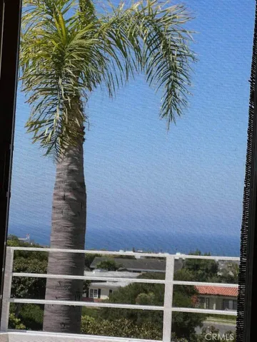 $5,999,000 | 19 Harbor Pointe Drive, Corona del Mar, CA 92625