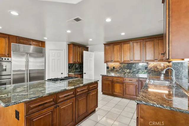 $5,999,000 | 19 Harbor Pointe Drive, Corona del Mar, CA 92625