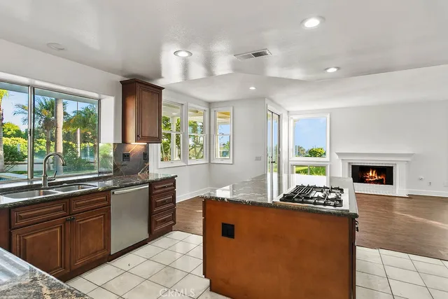 $5,999,000 | 19 Harbor Pointe Drive, Corona del Mar, CA 92625