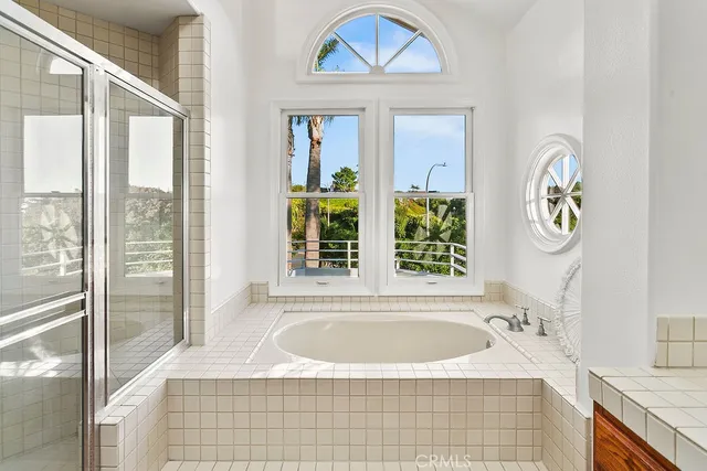 $5,999,000 | 19 Harbor Pointe Drive, Corona del Mar, CA 92625