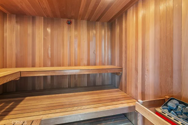 $5,999,000 | 19 Harbor Pointe Drive, Corona del Mar, CA 92625