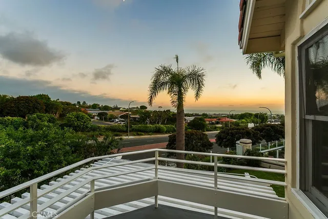 $5,999,000 | 19 Harbor Pointe Drive, Corona del Mar, CA 92625