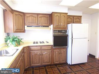 666 Vernon Road Springfield, PA 19064 - Photo 4 of 10 Kitchen