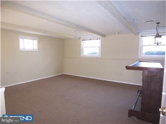 666 Vernon Road Springfield, PA 19064 - Photo 5 of 10 Family Room