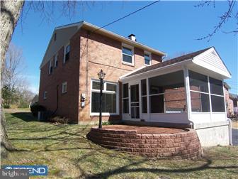 666 Vernon Road Springfield, PA 19064 - Photo 8 of 10 Exterior Back