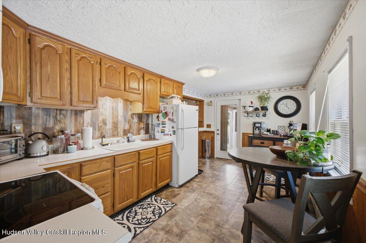 102 Stone Quarry Road Clifton Park, NY 12065 - Photo 11 of 37 11