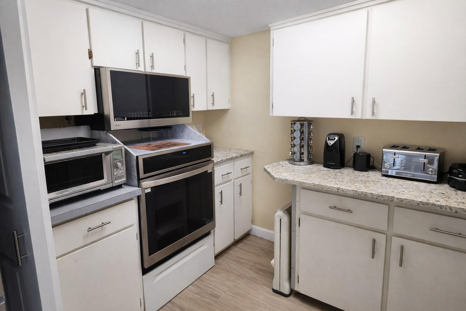 728 North Fischer Circle Sebastian, FL 32958 - Photo 4 of 23 a kitchen with appliances a sink and cabinets